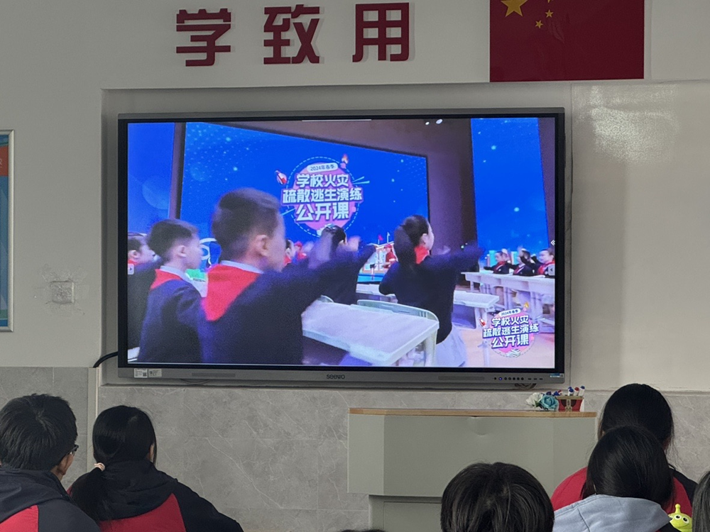 083fa8d6b8004eef88c0b643f8357c5b.png 083fa8d6b8004eef88c0b643f8357c5b.png