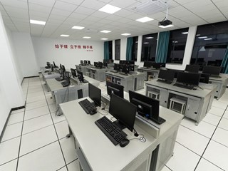 崇智楼B1-402城轨虚拟仿真实训室